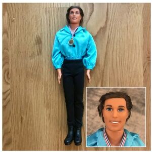 Vintage Barbie 1997 USA Olympic Skater KEN